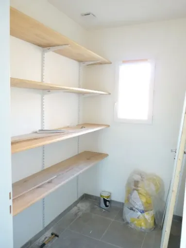 Montage d'étagères à Chamalières, Clermont-Ferrand, DOME HABITAT RÉNOV