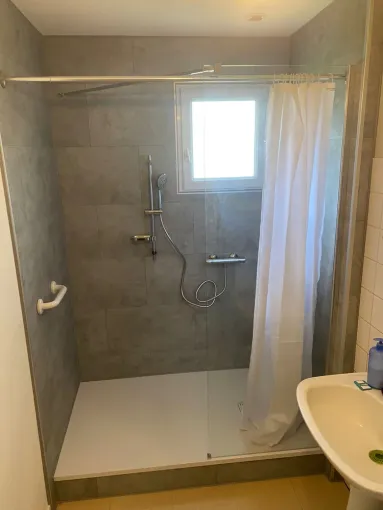 Dom Adapt Conseils présente son nouveau projet de salle de bain à Clermont-Ferrand, Clermont-Ferrand, DOME HABITAT RÉNOV