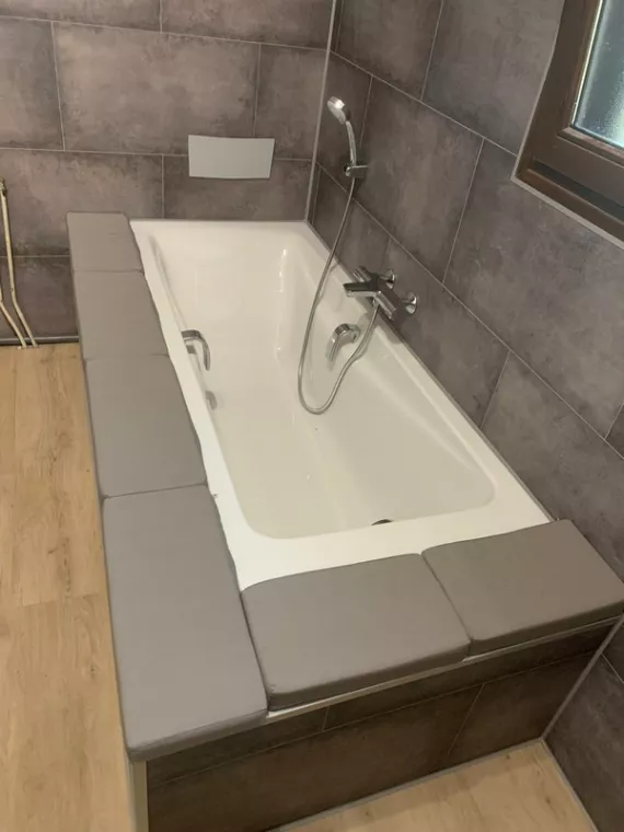 Aménagement complet de salle de bain avec baignoire, Clermont-Ferrand, DOME HABITAT RÉNOV