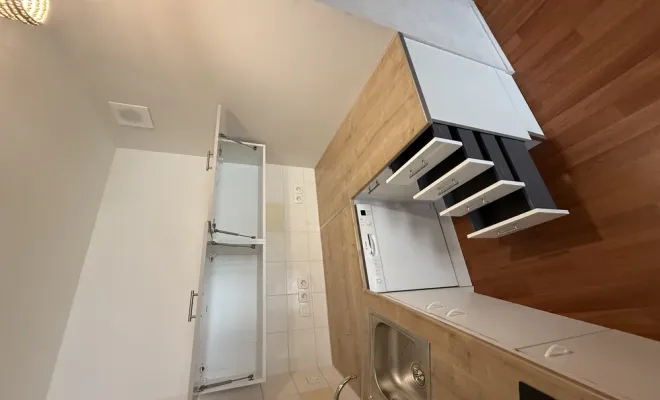 Une cuisine optimisée et moderne chez une cliente satisfaite, Clermont-Ferrand, DOME HABITAT RÉNOV