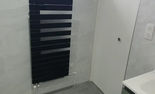 Présentation d'une salle de bain réalisée par Dom Habitat Rénov' à Clermont-Ferrand, Clermont-Ferrand, DOME HABITAT RÉNOV