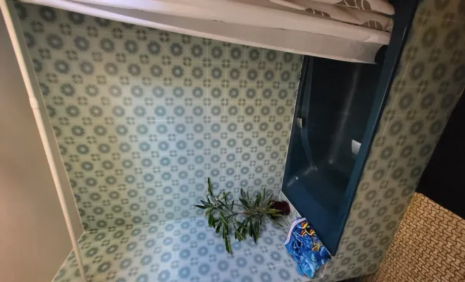 Présentation d'une salle de bain réalisée par Dom Habitat Rénov' à Clermont-Ferrand, Clermont-Ferrand, DOME HABITAT RÉNOV