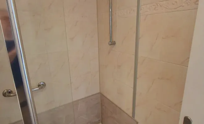 Une douche moderne à Clermont-Ferrand, Clermont-Ferrand, DOME HABITAT RÉNOV