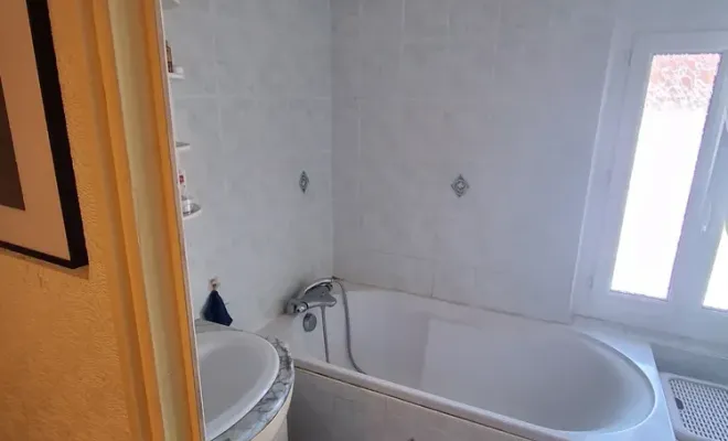 Réalisation d'une salle de bain à Thiers dans le Puy-de-Dôme, Clermont-Ferrand, DOME HABITAT RÉNOV