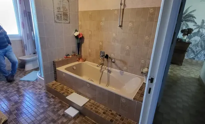 Réalisation d'une douche très spacieuse à Riom, Clermont-Ferrand, DOME HABITAT RÉNOV