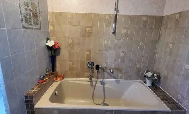 Réalisation d'une douche très spacieuse à Riom, Clermont-Ferrand, DOME HABITAT RÉNOV