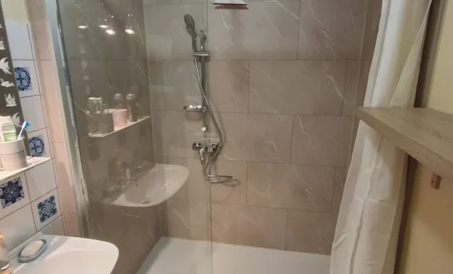 Rénovation d'une salle de bain à Vichy : une transformation moderne et sécurisée, Clermont-Ferrand, DOME HABITAT RÉNOV