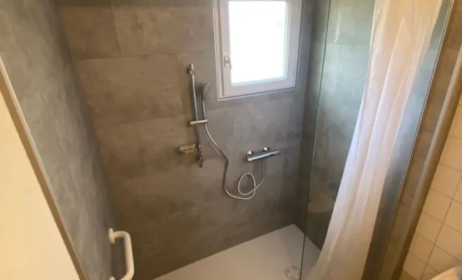 Dom Adapt Conseils présente son nouveau projet de salle de bain à Clermont-Ferrand, Clermont-Ferrand, DOME HABITAT RÉNOV