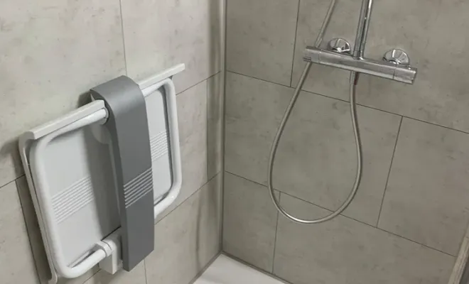 Dom Adapt conseils à réaliser une douche PMR à Clermont-Ferrand, Clermont-Ferrand, DOME HABITAT RÉNOV