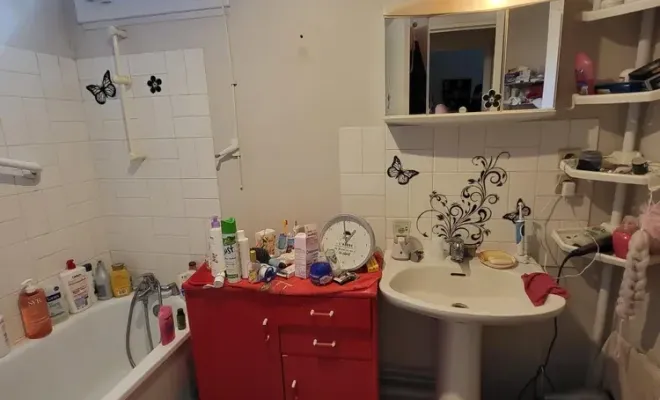 Dom Adapt Conseils transforme une salle de bain pour une personne en situation de handicap, Clermont-Ferrand, DOME HABITAT RÉNOV